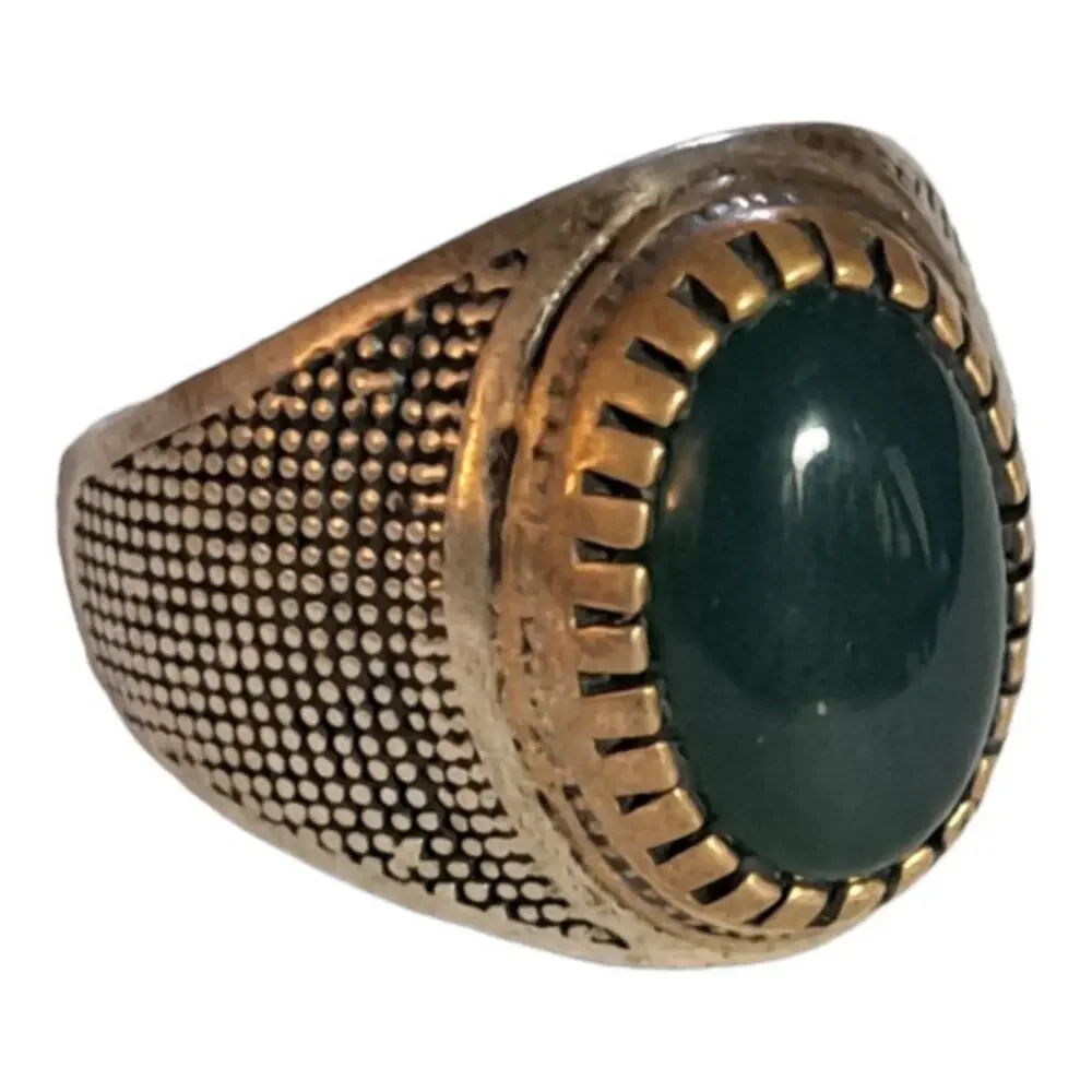hand made Silver emerald rind size 9.5‎